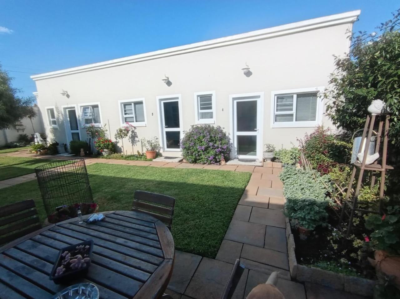 Urban Manor Bed & Breakfast Port Elizabeth Exterior photo