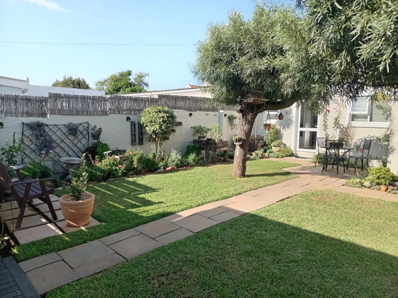Urban Manor Bed & Breakfast Port Elizabeth Exterior photo
