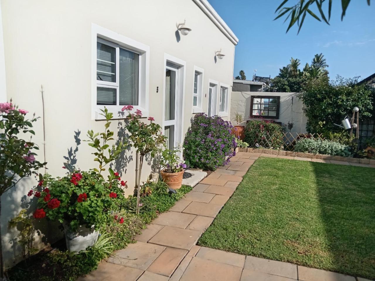 Urban Manor Bed & Breakfast Port Elizabeth Exterior photo